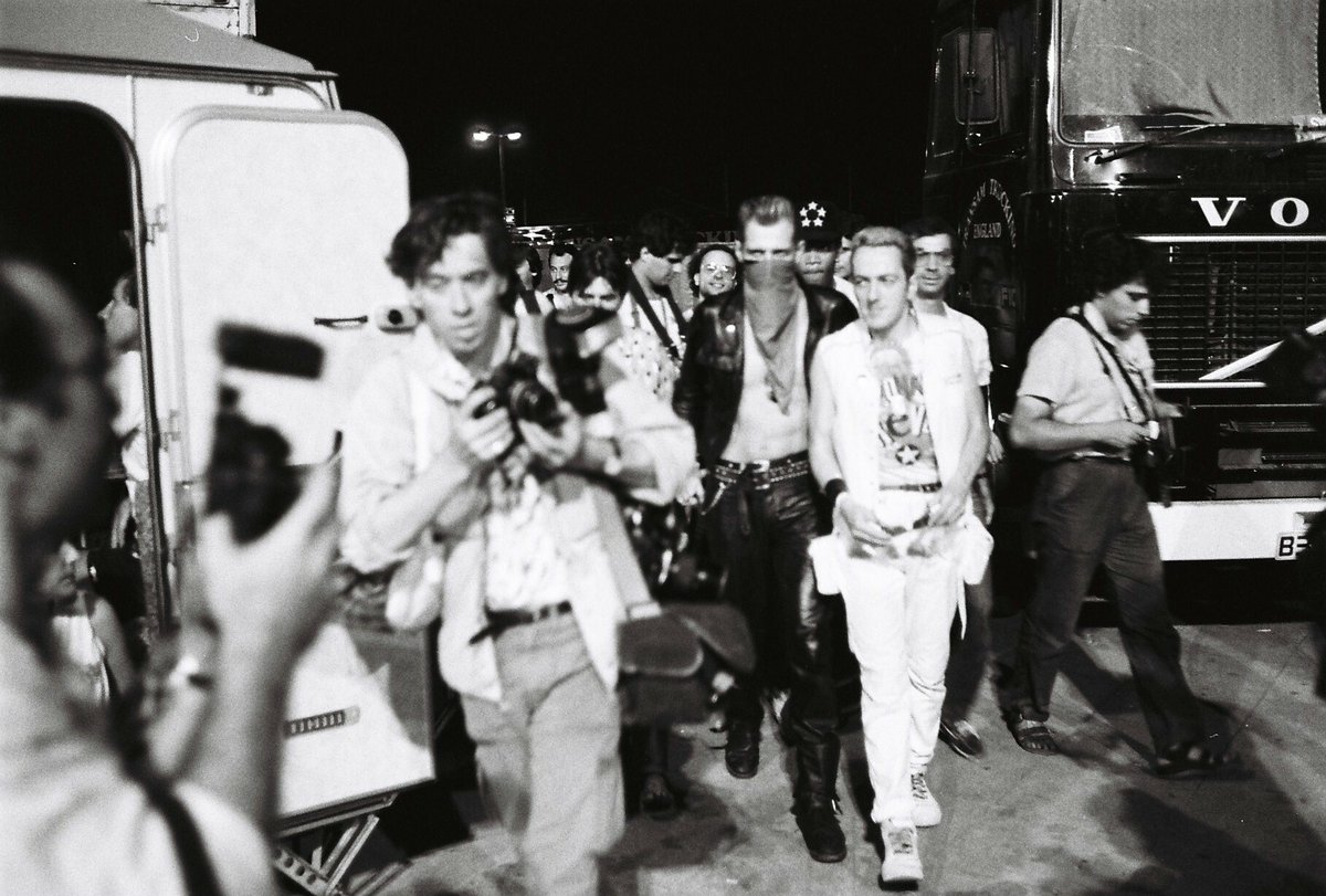 GeorgiosMasman2's tweet photo. It was recorded in early 1985 at #WerytonStudios Munich, following a turbulent period: #MickJones & drummer #TopperHeadon had been dismissed by #JoeStrummer & #PaulSimonon They were replaced by guitarists #VinceWhite #NickSheppard & drummer #PeteHoward
#TheClash #punk #punkrock https://t.co/Yc1AdQV2wR