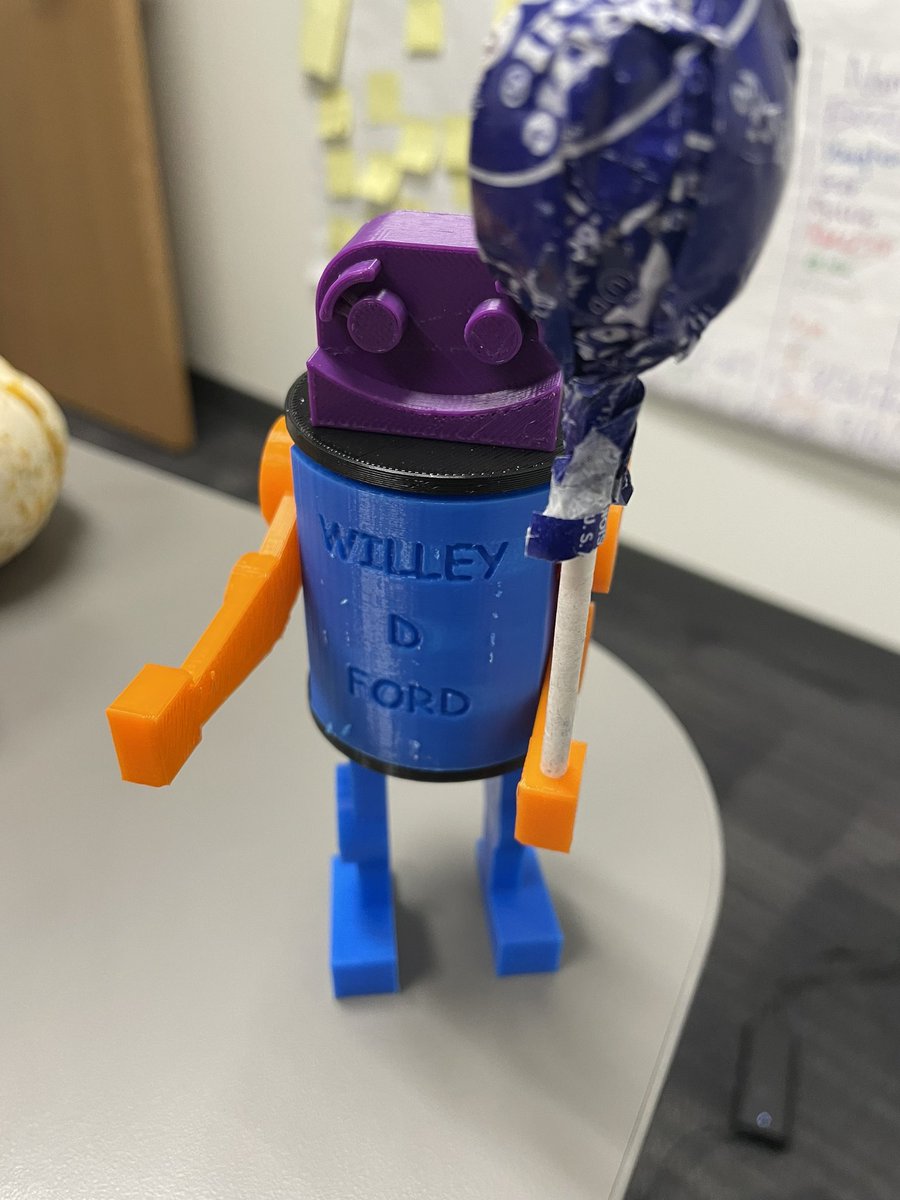 FordCTC's tweet image. Engineering students proposing a school mascot… and bribing me with my favorite candy! #fordctc #skilledtrainedready #edpathwaystosuccess #greatfuturesstartrighthere