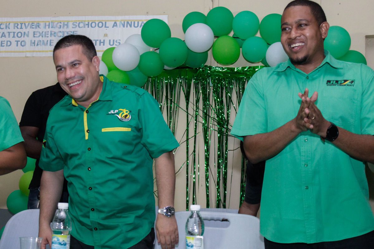 floydgreenja's tweet photo. Was so good meeting in person again. Thank you @matthewsamuda for being our guest speaker. Really appreciate how the SW Family came out despite the torrential showers. #RoadToConference #JLPStronger https://t.co/mb0akwgdpJ