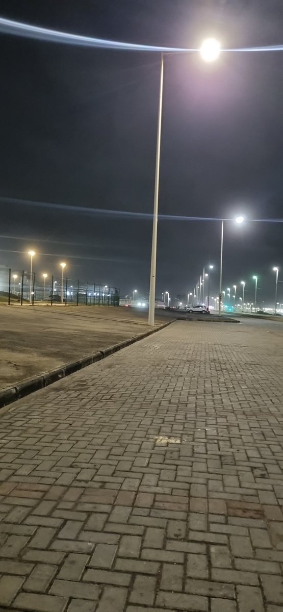 Sigilo43340611's tweet photo. Estacionamento do Antigo Aeroclube, Fogo Alto.
Chega pra cá. https://t.co/yhRFBWiA3O