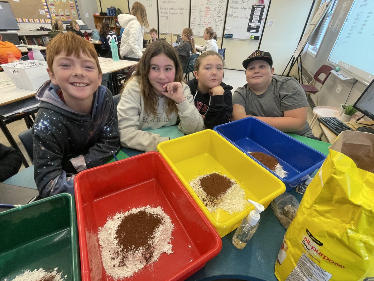 Ms_Pink23's tweet image. Science centers this week involved reading about space, making observations/inferences and getting a little messy making craters 😂 🔭🥼@UGEABC @NLESDCA #science #exploringspace