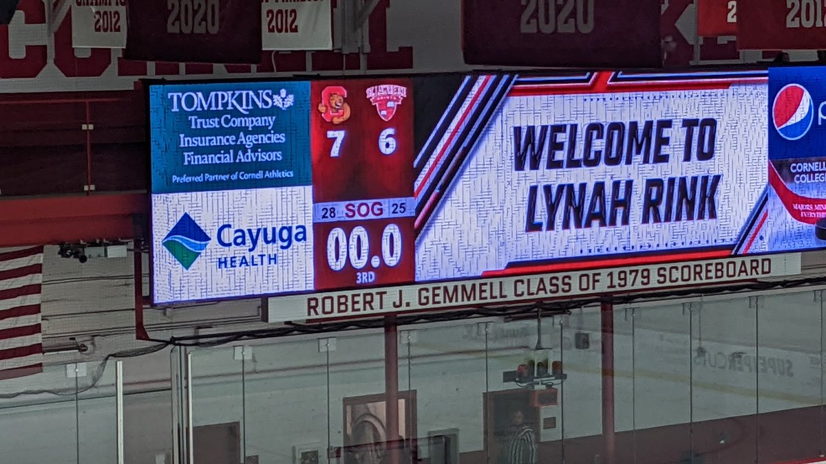 Well, last Friday it was AHL fill-in duty for me in a 7-6 OT affair.
Tonight, I'm back home at my usual gig and this happened. <a href="/CornellWHockey/">Cornell Women's Ice Hockey</a> prevails in a crazy one over <a href="/SLU_whockey/">St. Lawrence Women's Hockey</a>...in regulation. 😎