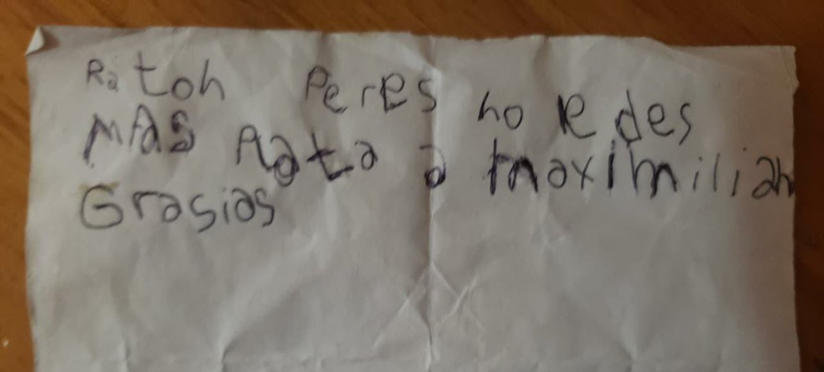 CC tu hermano te roba los dientes de abajo de la almohada
