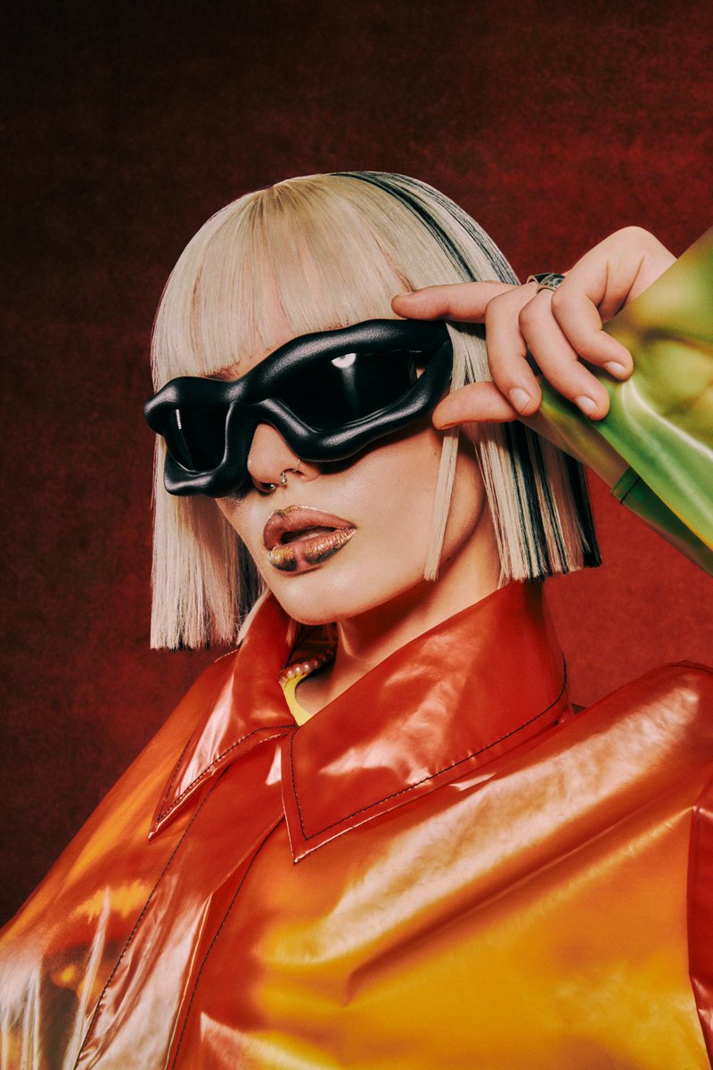 willbeach__'s tweet image. Photographed a personal project with Rubi Ward // Part 1 #backinthestudio