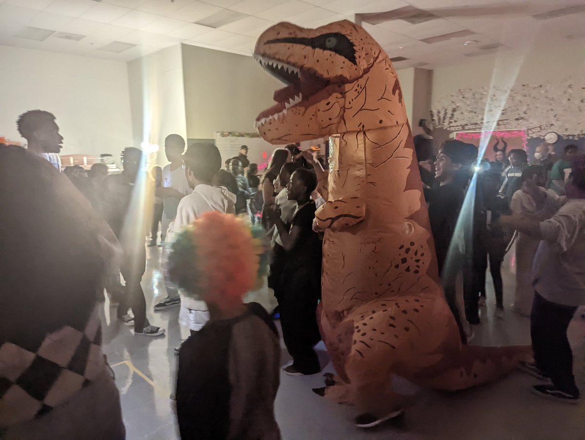 Mrs. Taylor FCPS tweet media