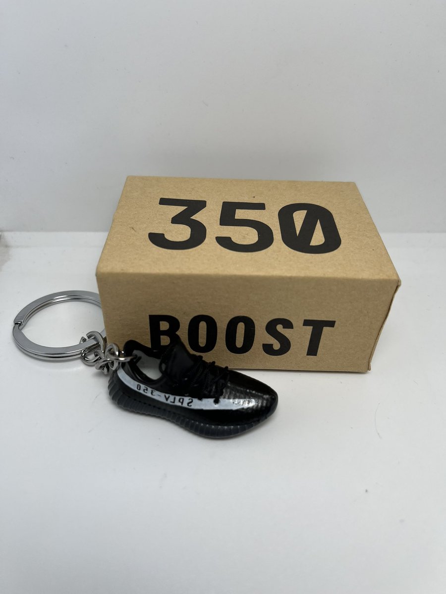 Yeezy boost Oreos keychain one shoe and box included $12 #yeezy #boost #sneakerkeychain #Sneakers