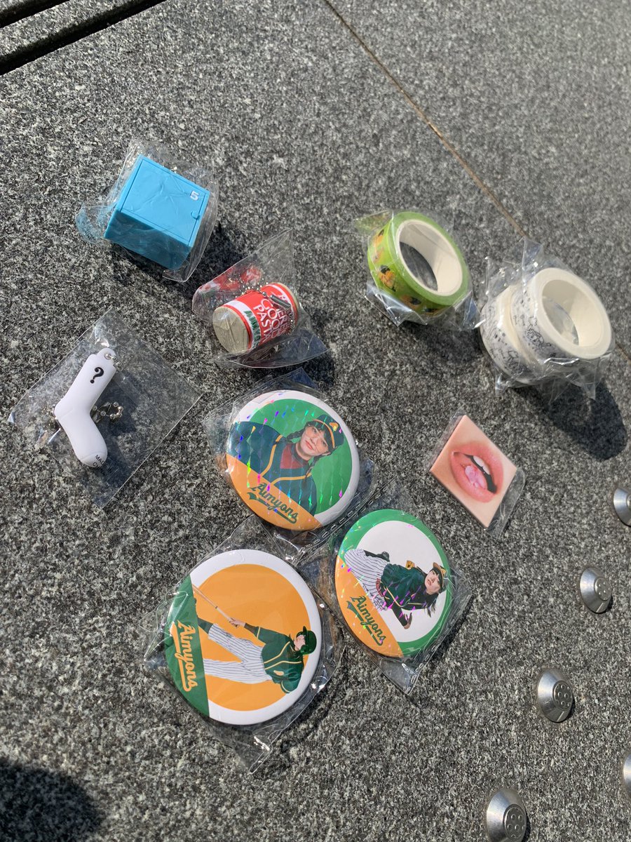 yuya_b_09's tweet photo. どなたか交換できませんか、、！！！
本日手渡し希望です！☁️

求）ふたば🌱
譲）写真の中から

#あいみょん
#サーチライト
#甲子園
#グッズ交換 https://t.co/llymKdX6jb