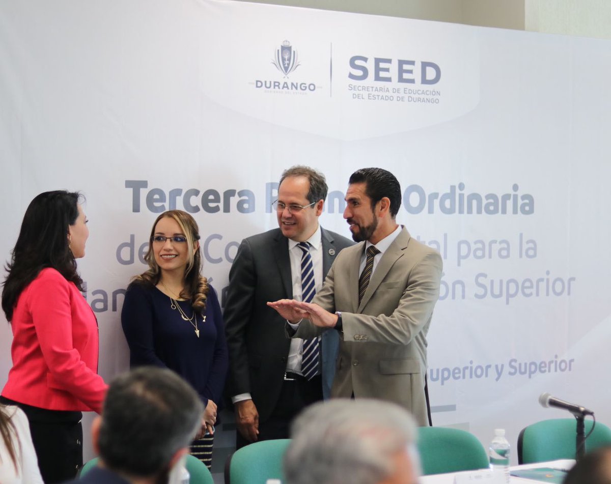 FcoIbarraGuel's tweet photo. 3ra. Reunión de la COEPES, con la participación de IES, la @SdecoDgo , la STPS, empresarios, el Consejo Consultivo Por La Paz y el @CODEDUR_oficial , entre algunos otros actores involucrados en el tema educativo como la Dip. @SugheyTorresR. 

Encargo del Dr. @guillermoadamec. https://t.co/MMwZc6sjLZ