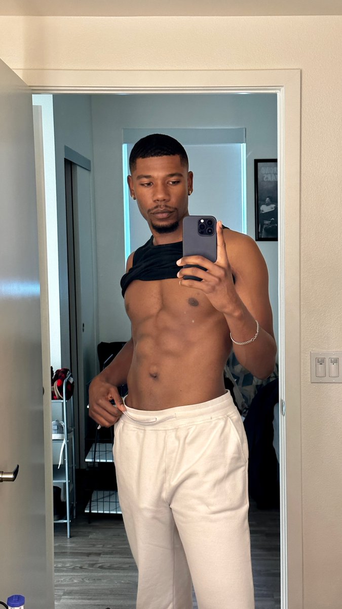 M | 🩵👑 tweet media