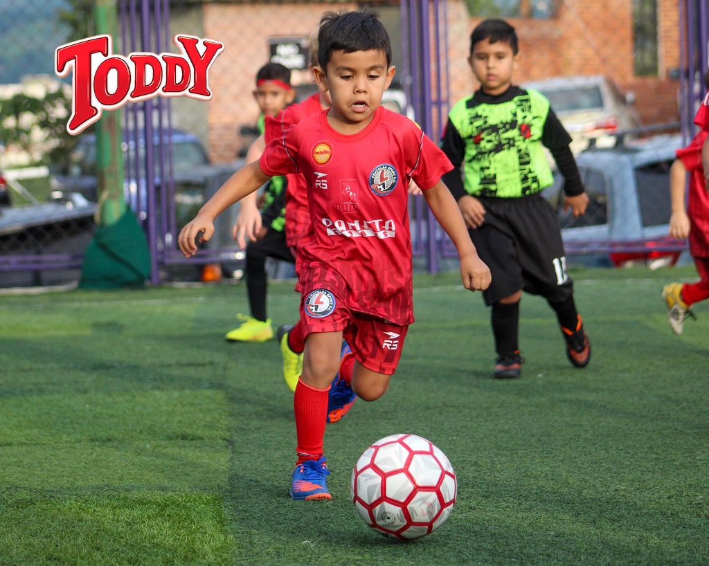¡Qué jornada se vivió hoy!🤩

Los más pequeños regresaron a la acción en la Liga Pipo Rossi.⚽️👏🏻

Disfruta de las mejores postales y repasa los resultados <a href="/toddyvzla/">Toddy Venezuela</a> de esta fecha.🔥🔥

Paria Sport 3-5 AEF
CSSA Paraíso 4-0 Acad. El Marqués
Fratelsa 2-12 Carmelo FC