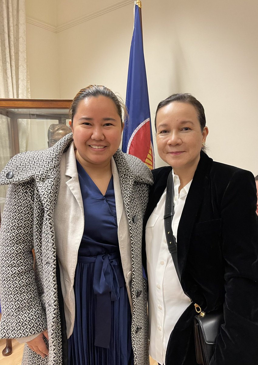 Attended the “Town Hall Forum” at the Philippine Embassy - London today. I am glad and honoured to have the privilege to meet our Honourable Senator @GracePoe, and to represent <a href="/PNA_UKnurses/">PHILIPPINE NURSES ASSOCIATION UK 💙</a> with <a href="/dence10/">⭐DENNIS SINGSON 🇵🇭 💙</a>, and myself as an Ambassador of Lewisham and Greenwich NHS Trust. 🇵🇭🇬🇧