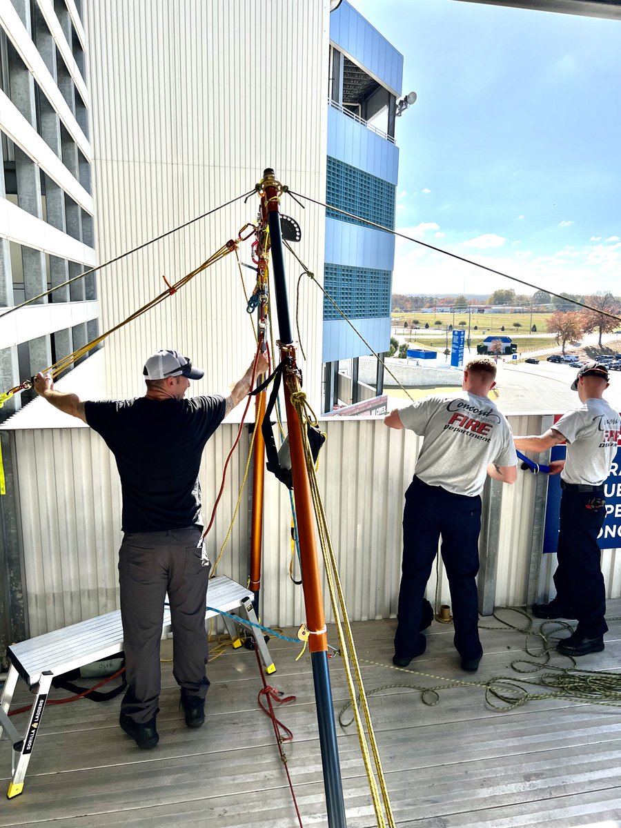 cory_foy's tweet photo. Day 1 in the bag! 2 more days of rescue training to go https://t.co/0wYTR7c4NB