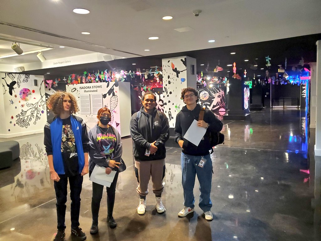 jvidales_PHHS's tweet photo. The @SocorroISD and @EPMAtweets Student Showcase is back! From the SISD high school students participating, these 4 @PHills_HS students are my pick to showout! @SISD_FineArts #teamSISD https://t.co/IgFJWePkvk