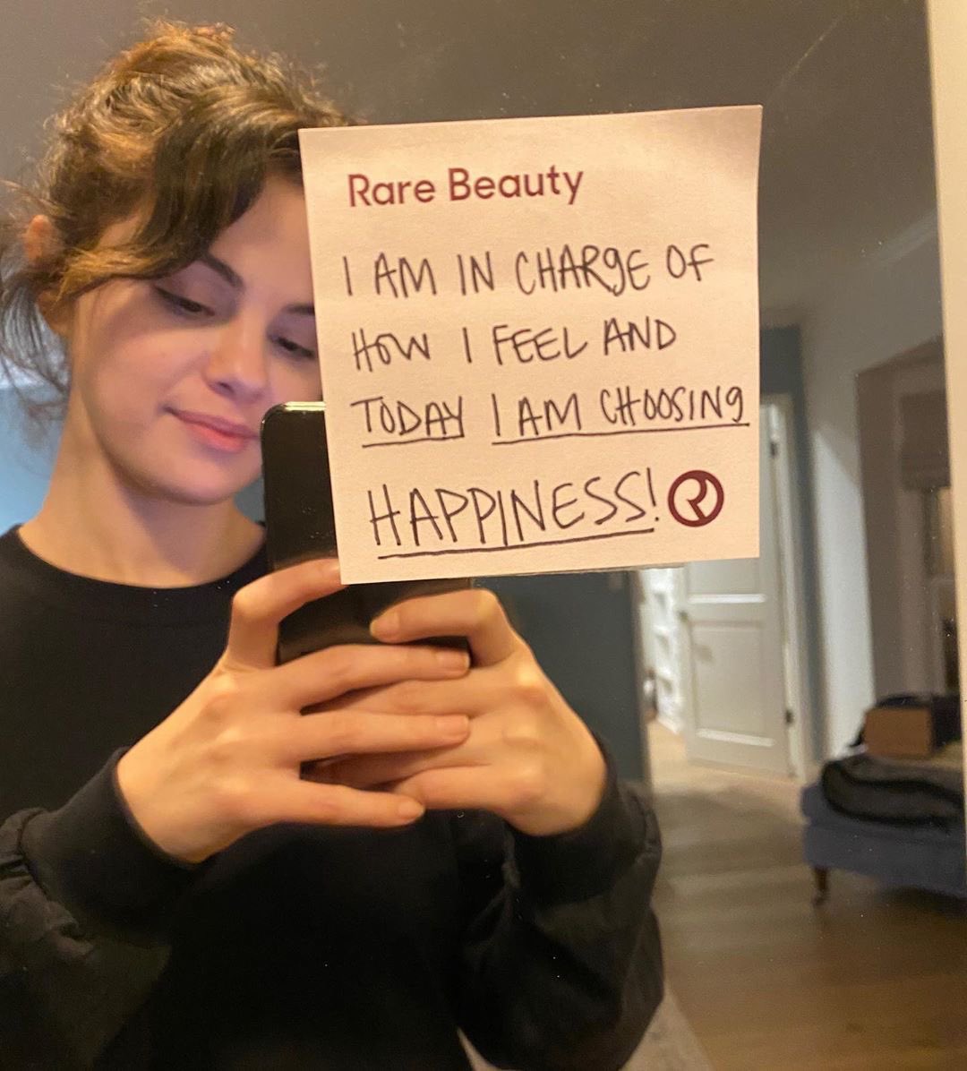 cryjustalittIe's tweet photo. Remember when I turned all her rare reminders into magnets &amp; stickers? Simpler times https://t.co/9UIUdOaZZg