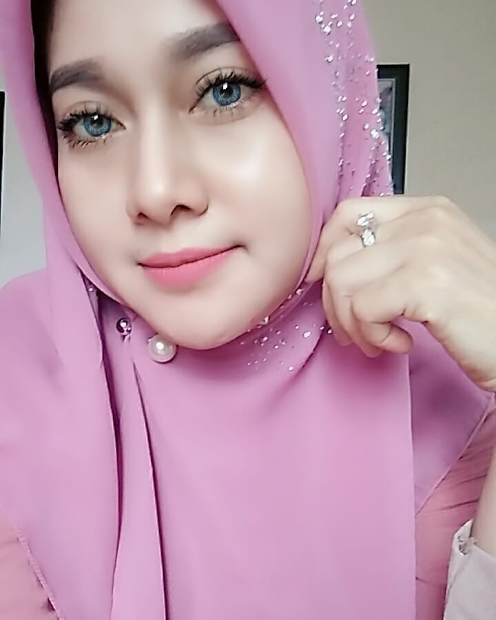 Amieralexandra's tweet photo. temenin chat dong https://t.co/TPIIHtlxSJ