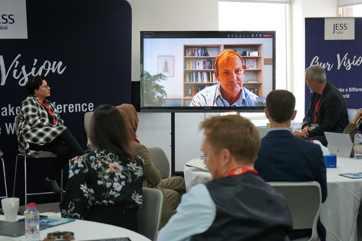 lan PhiIlips tweet media