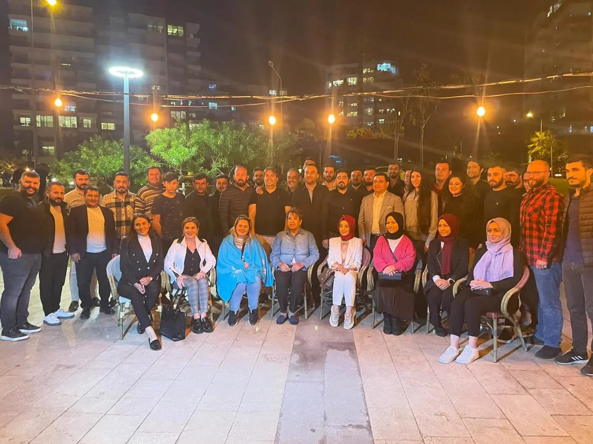 Kepez Belediye Başkanı Hakan Tütüncü, İlçe Başkanımız Osman Ülker ve teşkilatımız ile güzel bir akşam geçirdik. Kendilerine sohbetleri için teşekkür ediyoruz.
#Hedef2023 

<a href="/HTutuncu/">Hakan TÜTÜNCÜ</a>
<a href="/alibayramdogan/">Av. Ali Bayram DOĞAN 🇹🇷</a> 
@osmanulker07 
<a href="/Batushn07/">Batuhan Şahin</a>