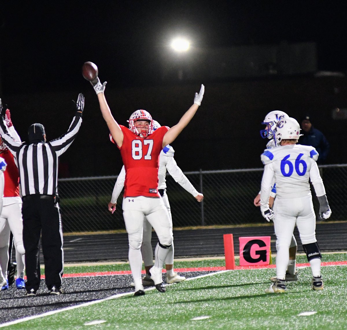 SportsANR's tweet photo. Aurora defeats Lincoln Christian 48-28 and secures a spot in the C1 semifinals. The Huskies have a rematch with Boone Central next week. #nebpreps https://t.co/5whxhVZmoS