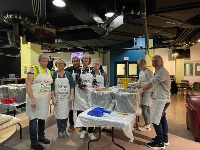 LlpTempleman's tweet photo. On Saturday, October 30 with the Rotary Club of Belleville, Templeman LLP taking action to help hungry, malnourished, and starving people at home and around the world.Β #kidsagainsthunger #globalcitizenship #poverty #helpingothers https://t.co/i32zeI0zLd