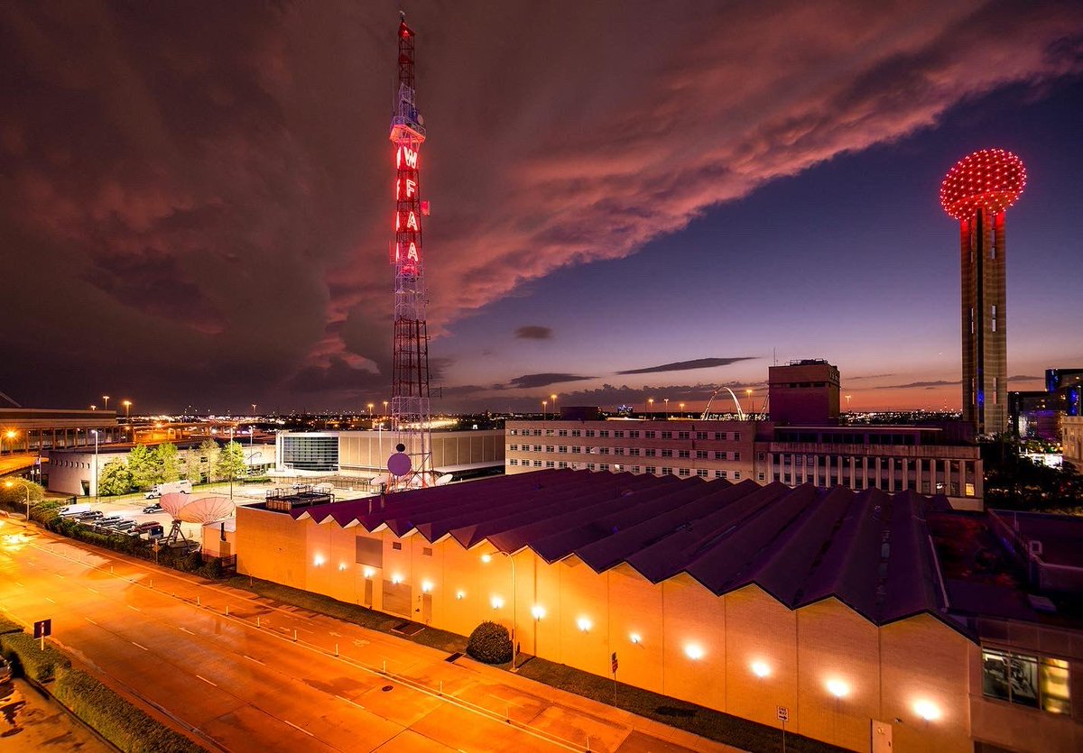 The calm *after* this afternoon's storms. 📸: Justin Terveen

More: wfaa.com/article/weathe…