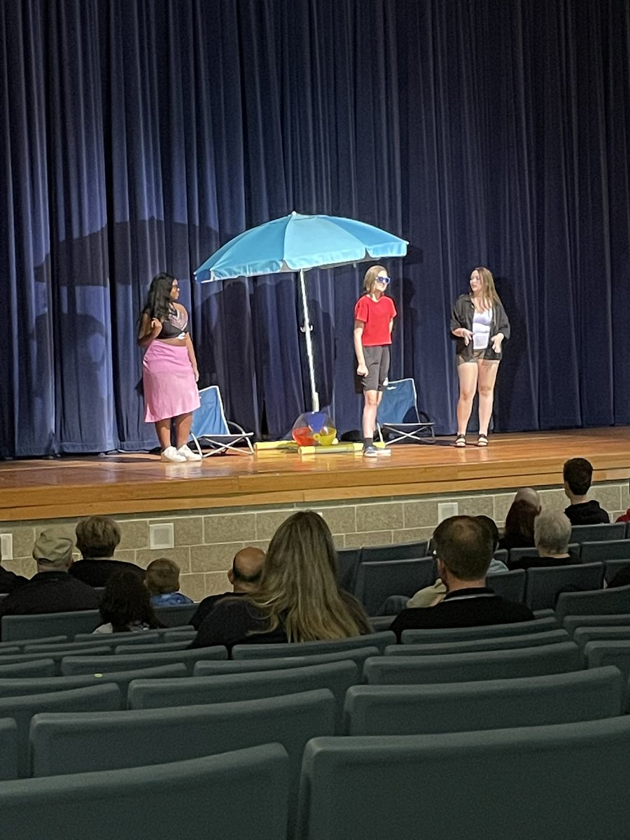 MsSmithPSHS's tweet photo. Congrats to the fall play cast and crew! Great performance tonight! @CougarCulture https://t.co/pIAolNQfM3