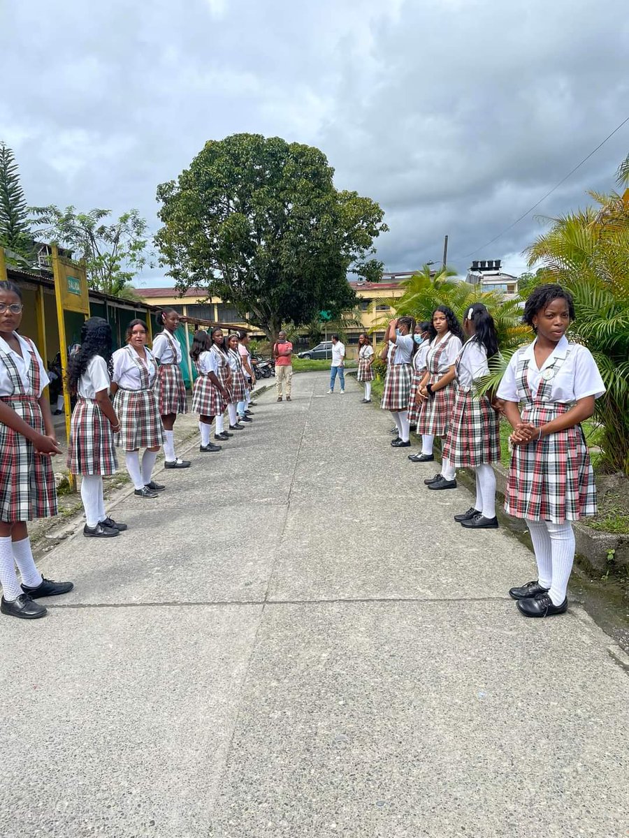 AstridSanchezM's tweet photo. #TOP30 #PremiArte Llegada de los mejores estudiantes del Darién chocoano a #Quibdó Seis municipios #Hoy son ejemplo de la excelencia académica de sus estudiantes que merecen que se abran puertas para que ingresen a la educación superior https://t.co/OGYzcNtsmX