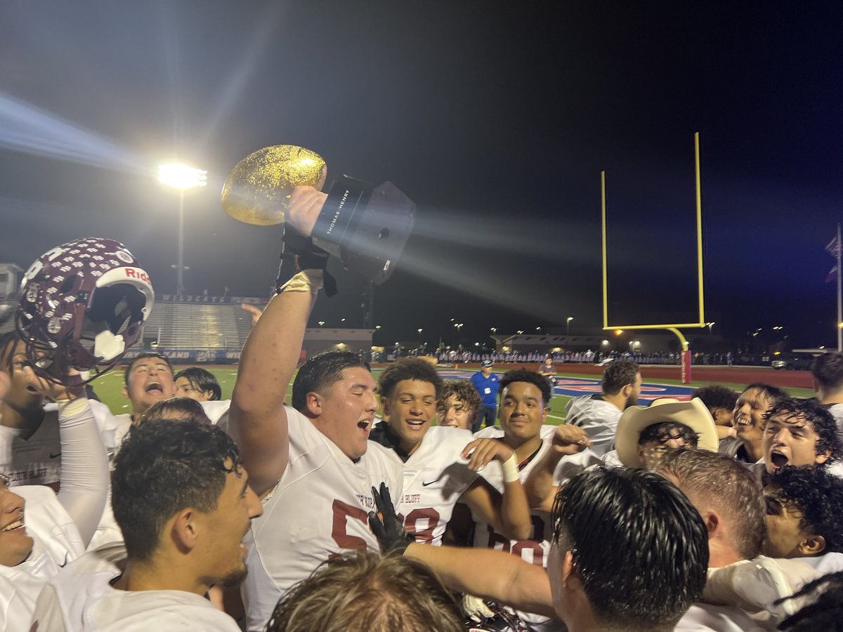 bluff_sports's tweet photo. DISTRICT CHAMPIONS 🏆

#CPH | #SWARM https://t.co/mhRzb6OFw7