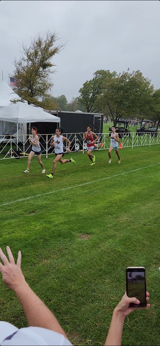 CarrejoToby's tweet photo. UIL 6A 2022 State Championship. 26th place in a time of 16:17.8. Rainy and windy conditions made for a tough but fun race ! High school xc is over and it’s a very bittersweet moment but couldn’t have asked for a better team ❤️ https://t.co/8bRW4tbaCJ