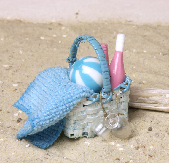 DinkyWorld's tweet image. Miniature Beach Basket Set for Your Dollhouse by DinkyWorld - etsy.me/2amSusS
#summerfeeling