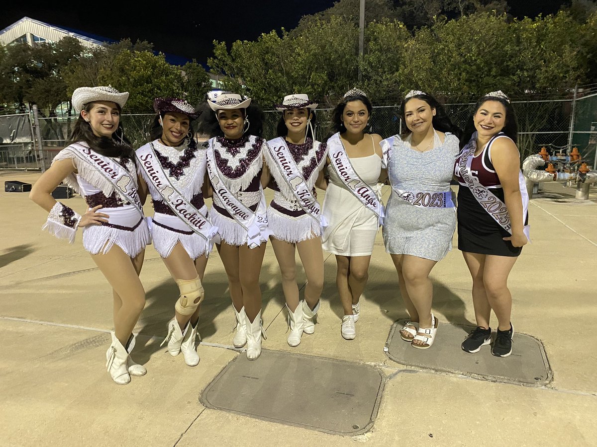 jmhstarsteppers's tweet photo. Congratulations to our 2023 seniors whoโve successfully completed 4 football seasons with our program ๐ We are all so proud of you!!! #starsteppers #peakpotential #classof2023 https://t.co/Gk4cNHN5I3