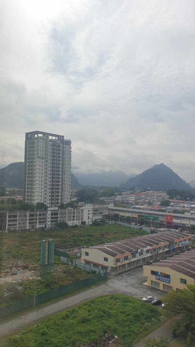 kb_pee's tweet photo. Oustation Ipoh..cloudy Saturday..feeling lonely..anyone?..😂😊🤗 https://t.co/eUcqXeQte4