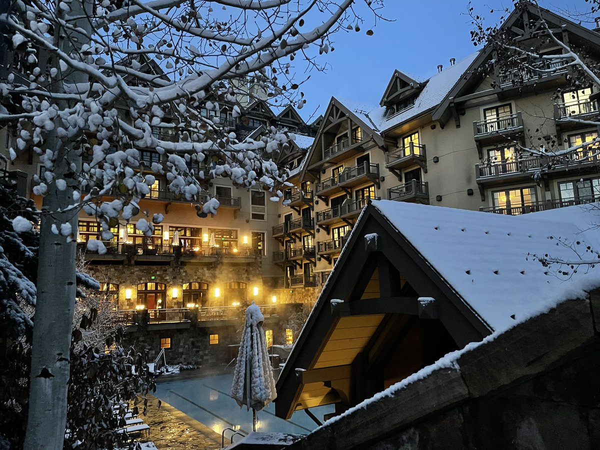 FSVail's tweet image. Blue hour beckons moments of stillness and serenity.✨ Find yourself recharged and inspired by #FSVail’s snow-covered scenery this winter: bit.ly/FSVail #Vail