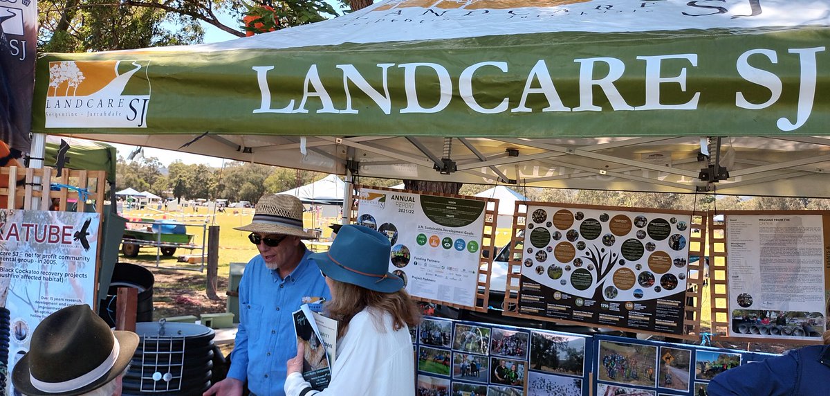 PHCC_Mick's tweet photo. 👨🌾🍎🐴🥑🐓Having a great time at the 2022 SJ Food & Farm Fest today showcasing local and regional #produce #animals and #people
Sponsored by @PeelHarveyCC
@LandcareSJ @shireofsj
#landcare @AusLandcare
#GreeningFarms #RALFlife
@DAFFgov https://t.co/jRguGhURok