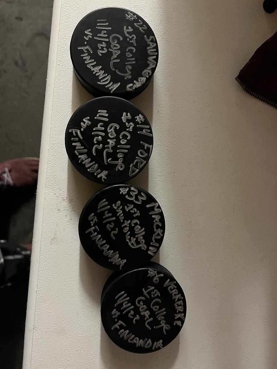 CobberWHockey's tweet photo. Lotsa pucks to give out is always a good sign!!🌽🌽🌽 #funtowin #rollcobbs https://t.co/kS4aMf20FI