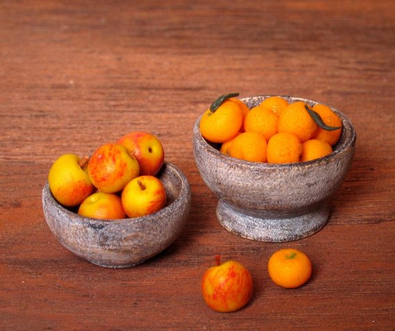 DinkyWorld's tweet image. Rustic Shabby Chic Miniature Wooden Bowl Set for Your Dollhouse - etsy.me/2OvQ5V9
