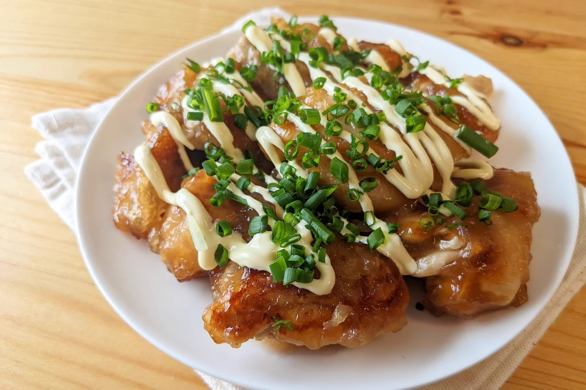 ご飯が進む進む！「鶏もものネギマヨ甘酢炒め」。