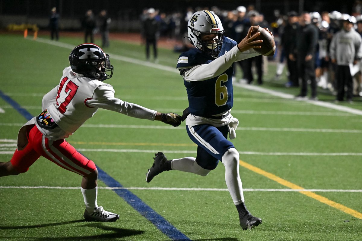 vidcrane's tweet photo. #WestRanch hosted #StPiusStMatthias in a #CIF Southern Section Division 3 playoff Friday in #Valencia, CA.  #Preps #football https://t.co/doCQ5UIkTS