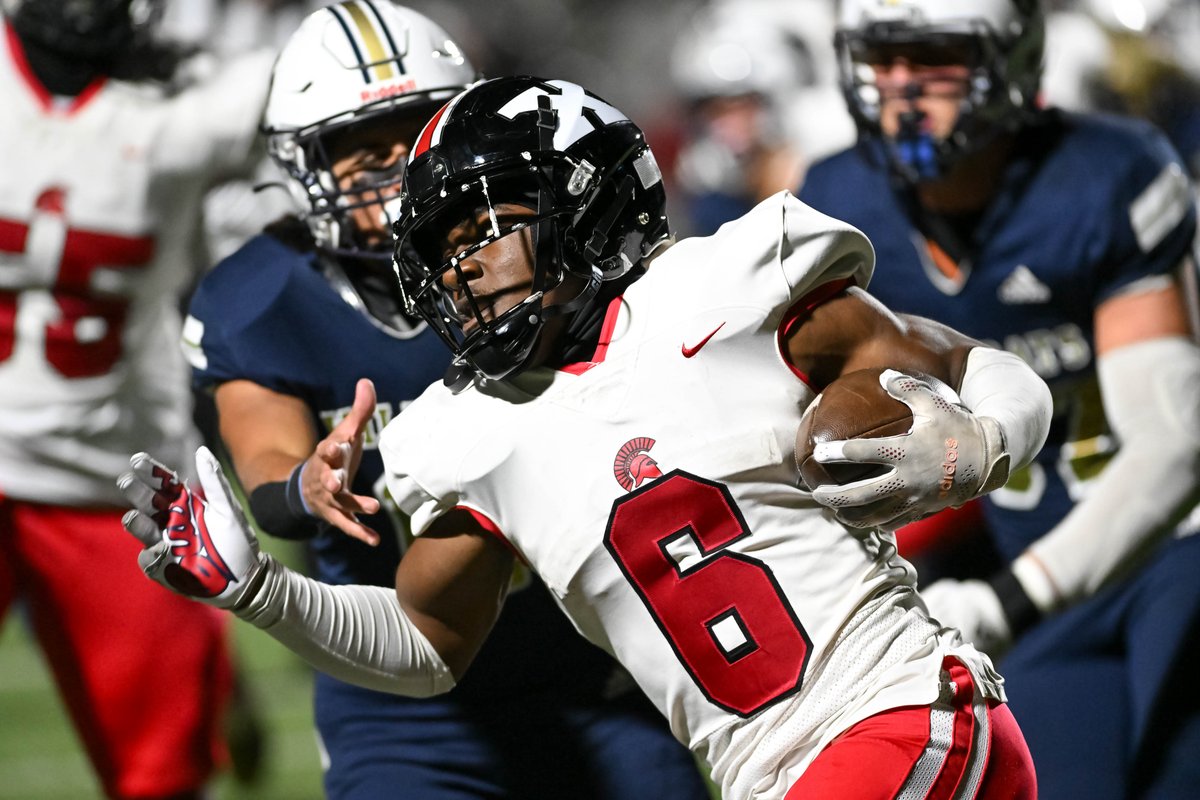 vidcrane's tweet photo. #WestRanch hosted #StPiusStMatthias in a #CIF Southern Section Division 3 playoff Friday in #Valencia, CA.  #Preps #football https://t.co/doCQ5UIkTS