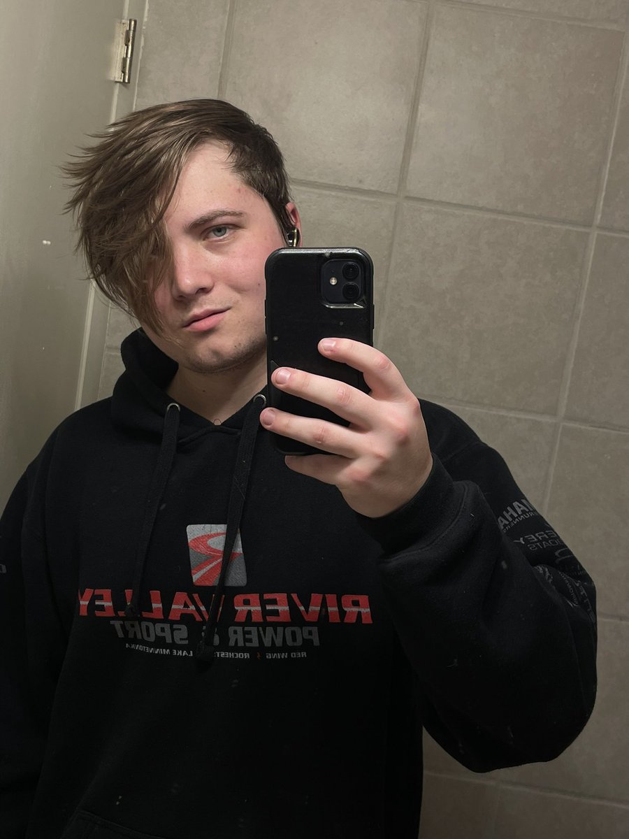 go0rmka's tweet photo. What we feelin about this hairdo? https://t.co/nHn0WxFnaS