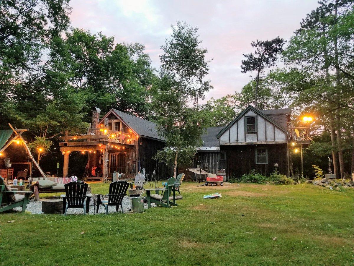 ShedDirect's tweet photo. βYour home should tell the story of who you are, and be a collection of what you love.β
-Nate Berkus
What's your favorite thing about your home?
Shop Here:
#ShedDirect #Sheds #StorageSolution #ShedGoals #Homeowner #GreenHouses #Gazebos #StorageSpace https://t.co/IT4CMxSOO5