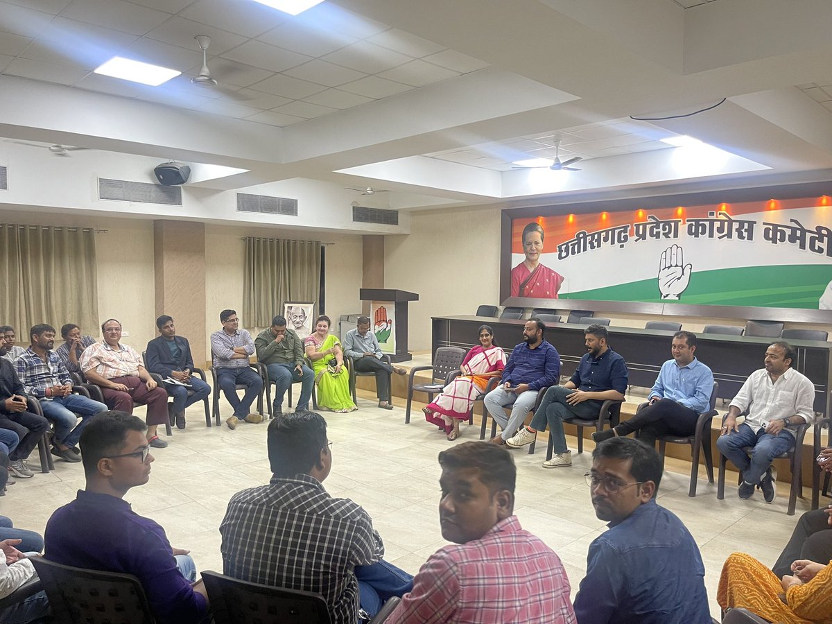 kvc_team's tweet photo. गत दिवस @ProfCong #Chhattisgarh के प्रदेश अध्यक्ष @Kshitij_Dau ने @RaipurAipc  की मीटिंग  । @ShashiTharoor @szarita @AalimJaveri @pratyushh @agrawalvivek3 @INCChhattisgarh https://t.co/2TwtYO2ZfY