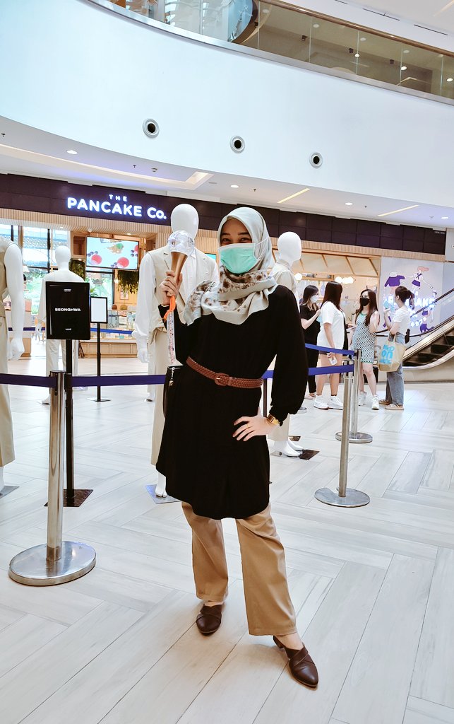 Standee-nya aja udah shining shimmering splendid 🥺 uhuk Fellowship in Jakarta uhuk

#BreakThePopup_ID #HublifeJakarta 
<a href="/ATEEZofficial/">ATEEZ(에이티즈)</a> <a href="/hello82official/">hello82</a> <a href="/INATINYProject/">For #ATEEZ</a>