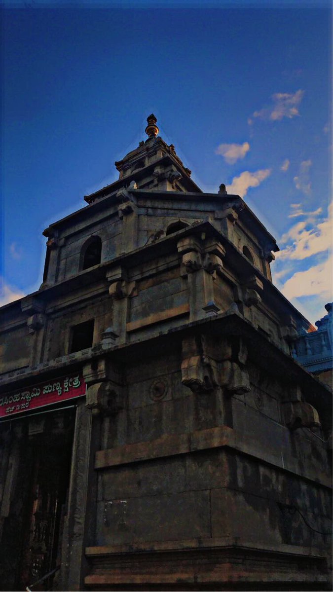 kiccha_fcdurga's tweet photo. E temple yaragadru nenpidiya!!? Comment madi Idu boss movie nd song shooting hagide guess the song and place too ❤️‍🔥👑
#KicchaSudeep #chitradurga #Sudeep #abhinayachakravathy https://t.co/DRzRUoUDXe