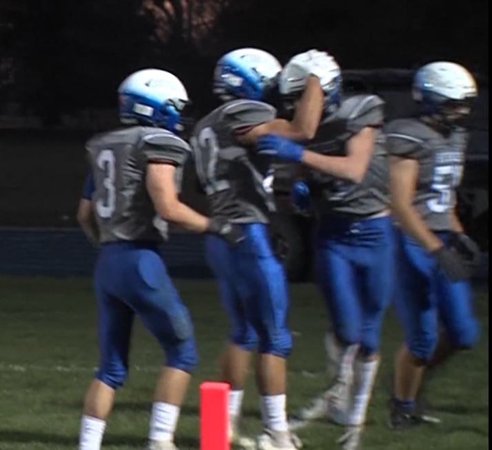HISTORY FOR HUSKIES!

<a href="/EpjFootball/">EPJ Football</a> defeated Hot Springs 47-14 to move to 11-0 as they clinch a spot in their first-ever Class 11B State Title game!

WATCH HERE 🏈⬇️
siouxlandproud.com/sports/sportsz…