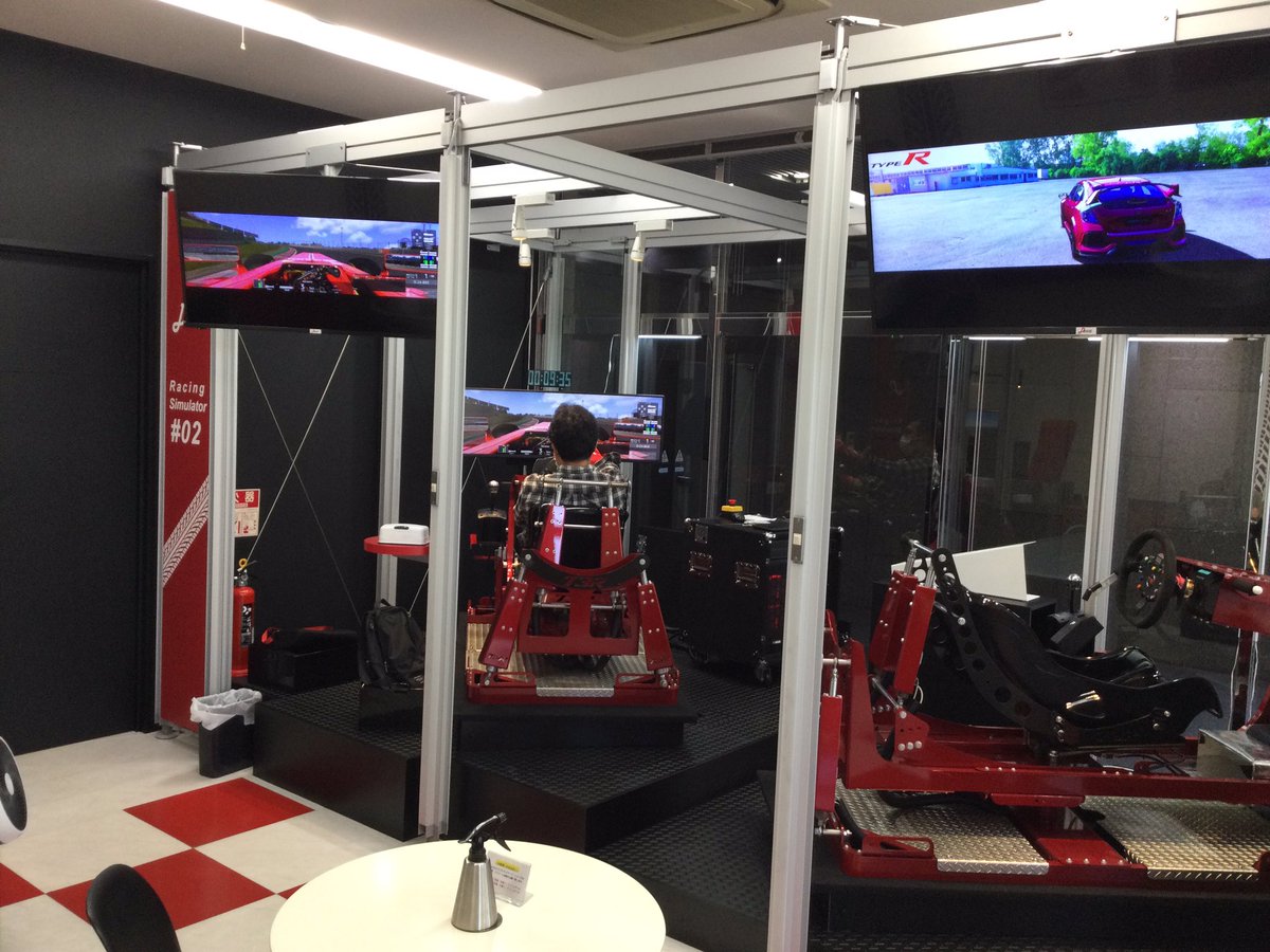 D_BASE_'s tweet photo. 新規の方がご来店くださいました☺️
 #F138 で  #鈴鹿サーキット を走行中です🏎💨
コースを覚えられているので、とても楽しんでおられます🏁
本日は、 #ポイント2倍 デー です‼️（通常メニュー限り）
皆様のご来店もお待ちしております✨️ https://t.co/zEchLNFcfr