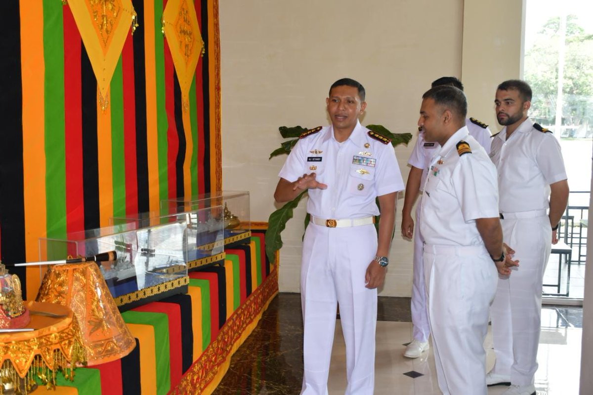 #BridgesofFriendship 

#INSSumedha mission deployed  in the Eastern #IOR visited #Sabang, #Indonesia.

Professional interactions and friendly sports exchanges with the Indonesian Navy were undertaken during the visit.

#IndianNavy 
#TheSunriseFleet 
#MaritimeSecurity