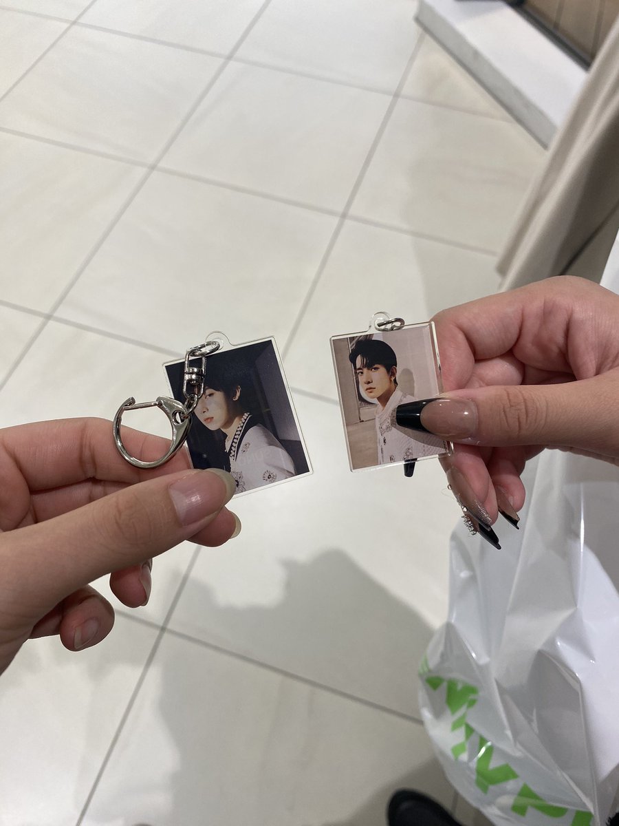 ENHYPEN ポップアップ 交換

求 キーリング ジェイ
譲 キーリング ソヌ ヒスン

現在渋谷にいます！手渡しor郵送でお願いします🙆🏻‍♀️