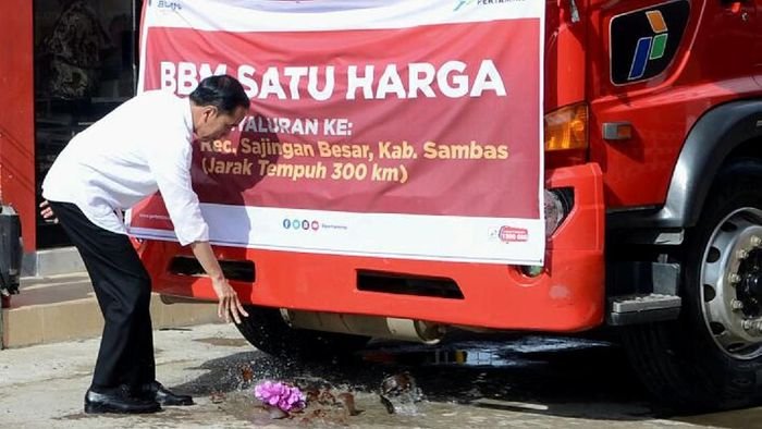 AsokaHei's tweet photo. Info penting!! tambah 69 titik BBM satu harga pertamina hadir di 123 kabupaten di Indonesia

 https://t.co/LtPuIyKhzO https://t.co/giMZcDARaO
