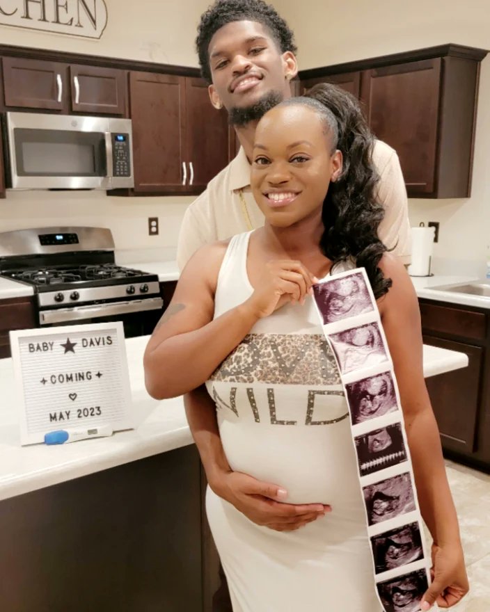 dynamic_delo's tweet photo. God is so good! I can't believe I'm about to be a mommy! Thank you God for this blessing &amp; thank you to my amazing husband who's been so loving/supportive during this journey. Baby Davis Coming May 2023😍 https://t.co/YpKiCuRM3F