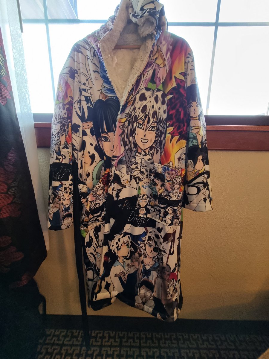 animoo_otaku's tweet photo. Would you Rock my Animoo Waifu Robe and Blanket?
Art is combined from the following artists including myself: @chisakikato, @yhusanmi, Uhmateur (Instagram handle), and yrlaookamii (Instagram handle)
#animewaifu #animegirl #anime #animoo #digitalart #animerobe #animeblanket https://t.co/LRLWCIPXGi